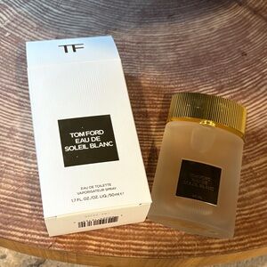 Tom Ford Eau de Soleil Blanc with Gold Cap Perfume